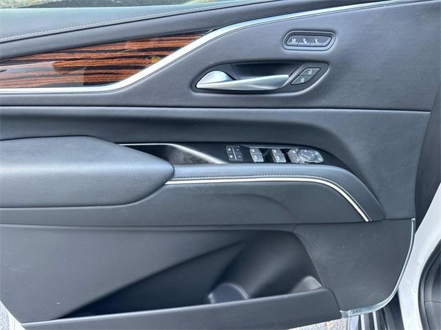 used 2022 Cadillac Escalade ESV car, priced at $58,991