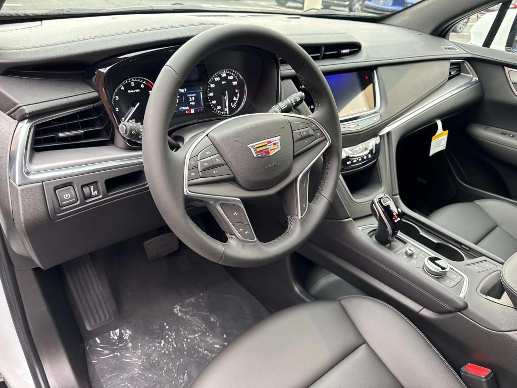 new 2025 Cadillac XT5 car, priced at $48,735