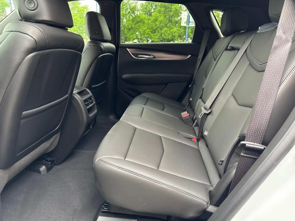 new 2025 Cadillac XT5 car, priced at $48,735