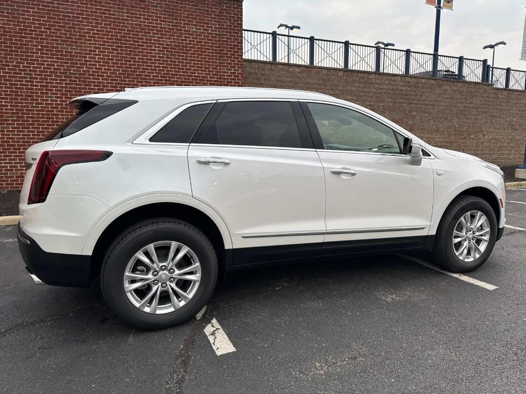 new 2025 Cadillac XT5 car, priced at $48,735