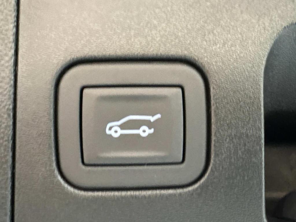 new 2025 Cadillac XT5 car, priced at $48,735