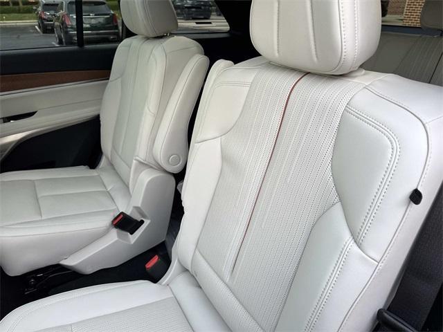 new 2026 Cadillac VISTIQ car, priced at $78,014