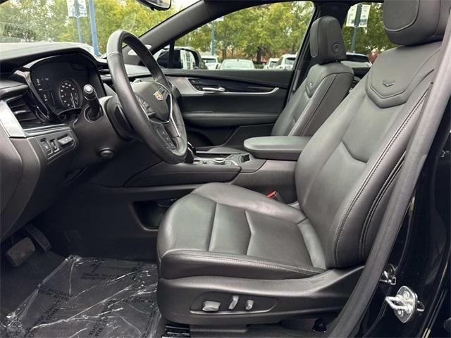 used 2025 Cadillac XT5 car, priced at $42,988