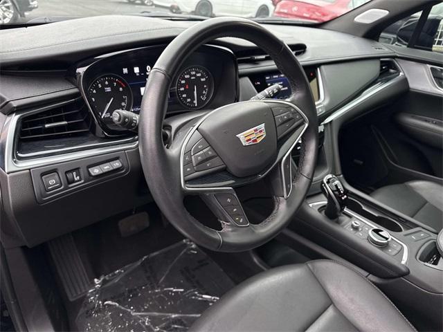used 2025 Cadillac XT5 car, priced at $42,988