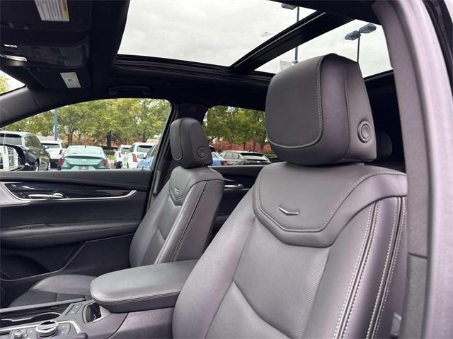 used 2025 Cadillac XT5 car, priced at $42,988