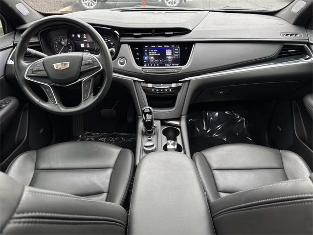 used 2025 Cadillac XT5 car, priced at $42,988