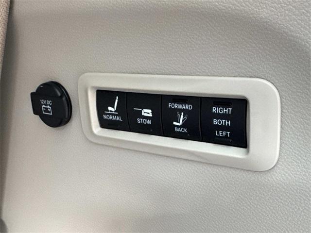 used 2018 Chrysler Pacifica car, priced at $19,891