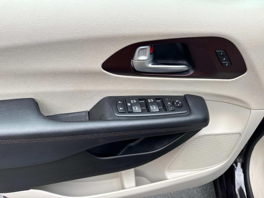 used 2018 Chrysler Pacifica car, priced at $19,991