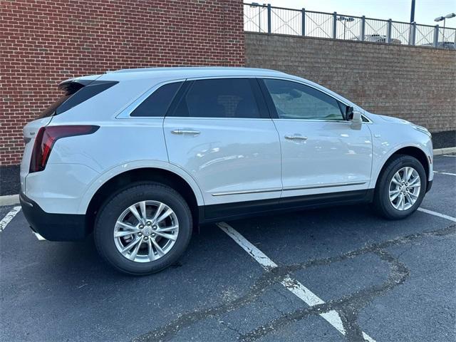 new 2025 Cadillac XT5 car, priced at $48,015