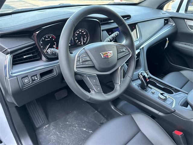 new 2025 Cadillac XT5 car, priced at $48,015