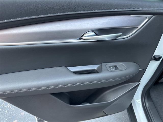 new 2025 Cadillac XT5 car, priced at $47,515