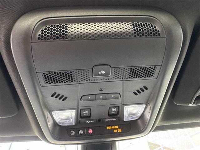 used 2022 Cadillac XT5 car, priced at $36,990