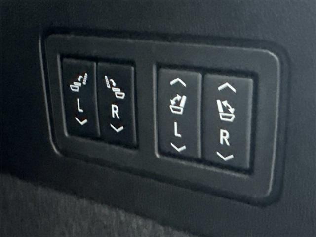 used 2024 Cadillac XT6 car, priced at $46,803