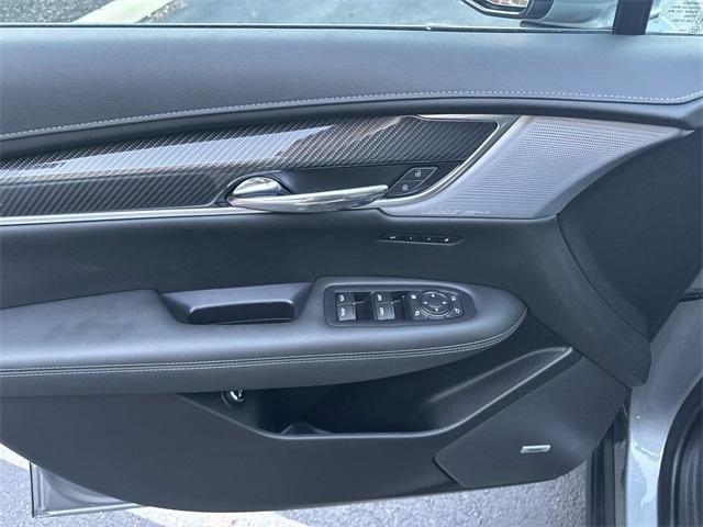 used 2024 Cadillac XT6 car, priced at $46,803