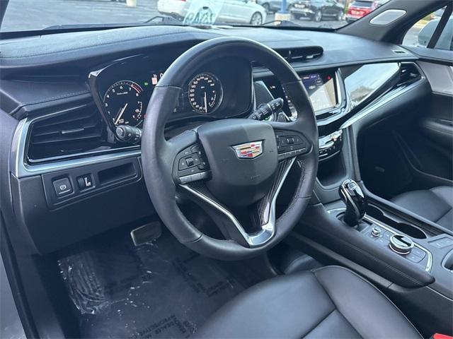 used 2024 Cadillac XT6 car, priced at $46,803