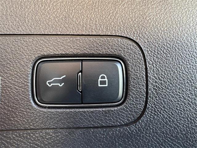 used 2022 Lincoln Aviator car, priced at $43,536