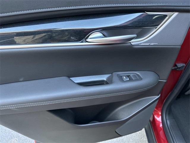 used 2024 Cadillac XT5 car, priced at $42,990