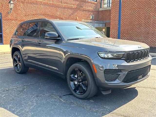 used 2023 Jeep Grand Cherokee car, priced at $32,791