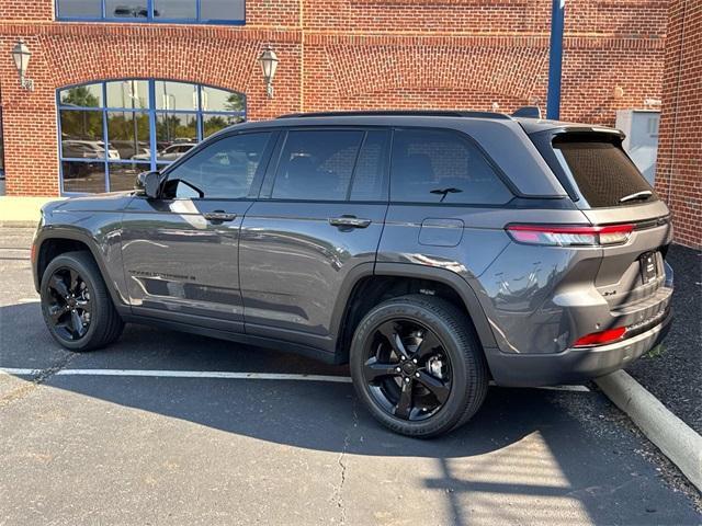 used 2023 Jeep Grand Cherokee car, priced at $32,791