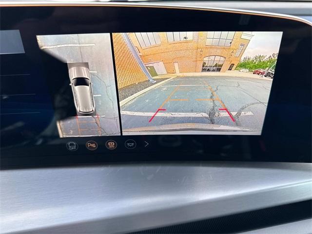 new 2026 Cadillac VISTIQ car, priced at $92,018