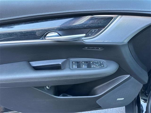 used 2023 Cadillac XT5 car, priced at $35,891