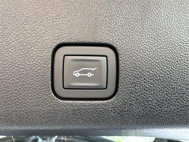 new 2025 Cadillac XT6 car, priced at $72,354