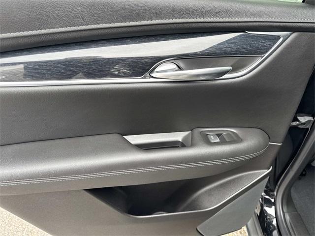 used 2022 Cadillac XT5 car, priced at $31,487