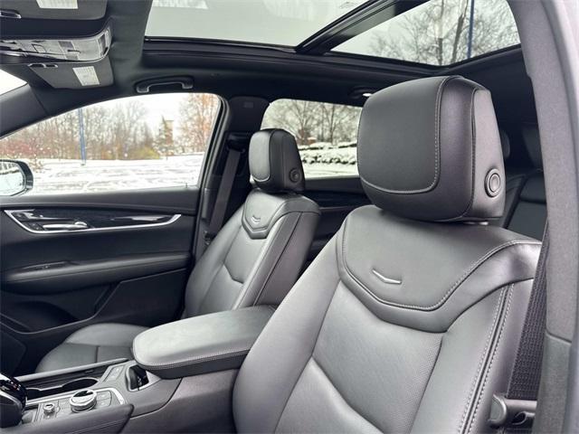 used 2022 Cadillac XT5 car, priced at $31,487