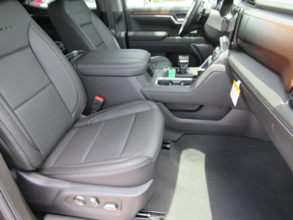 new 2025 GMC Sierra 1500 car, priced at $71,705