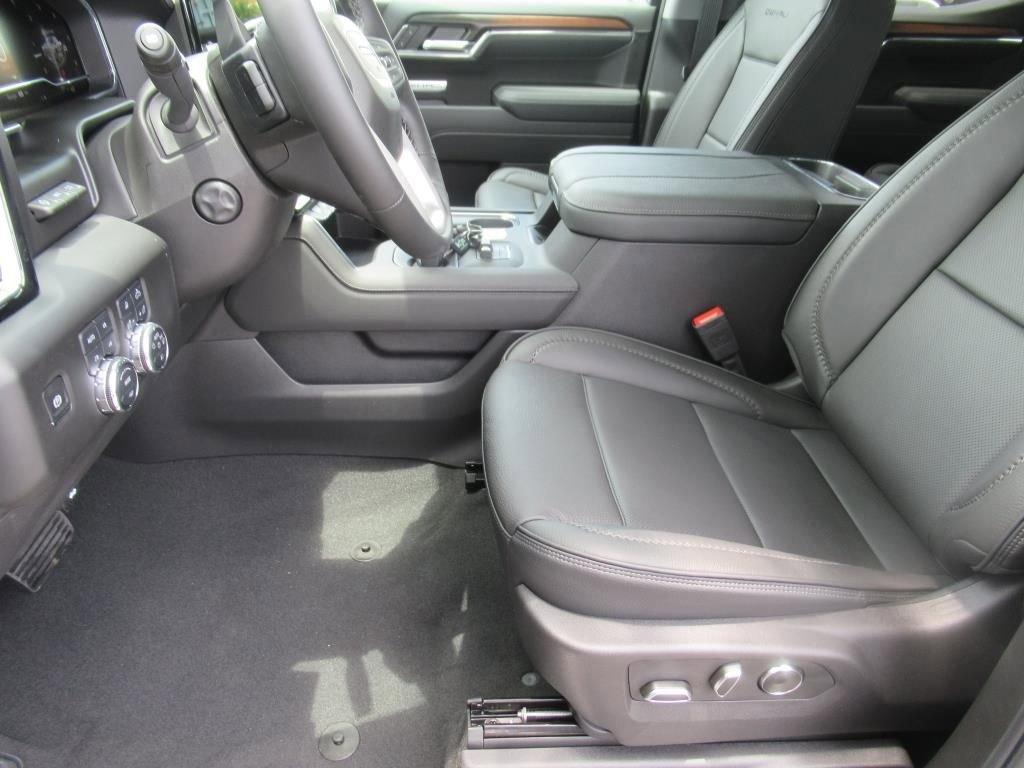 new 2025 GMC Sierra 1500 car, priced at $71,705