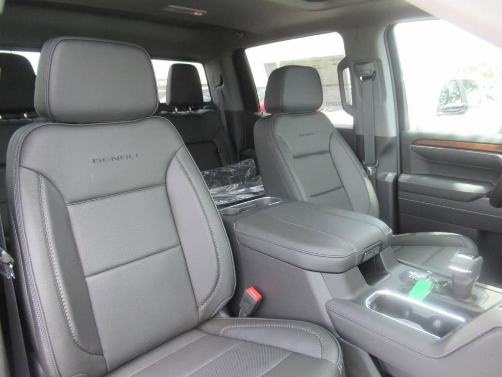 new 2025 GMC Sierra 1500 car, priced at $71,705