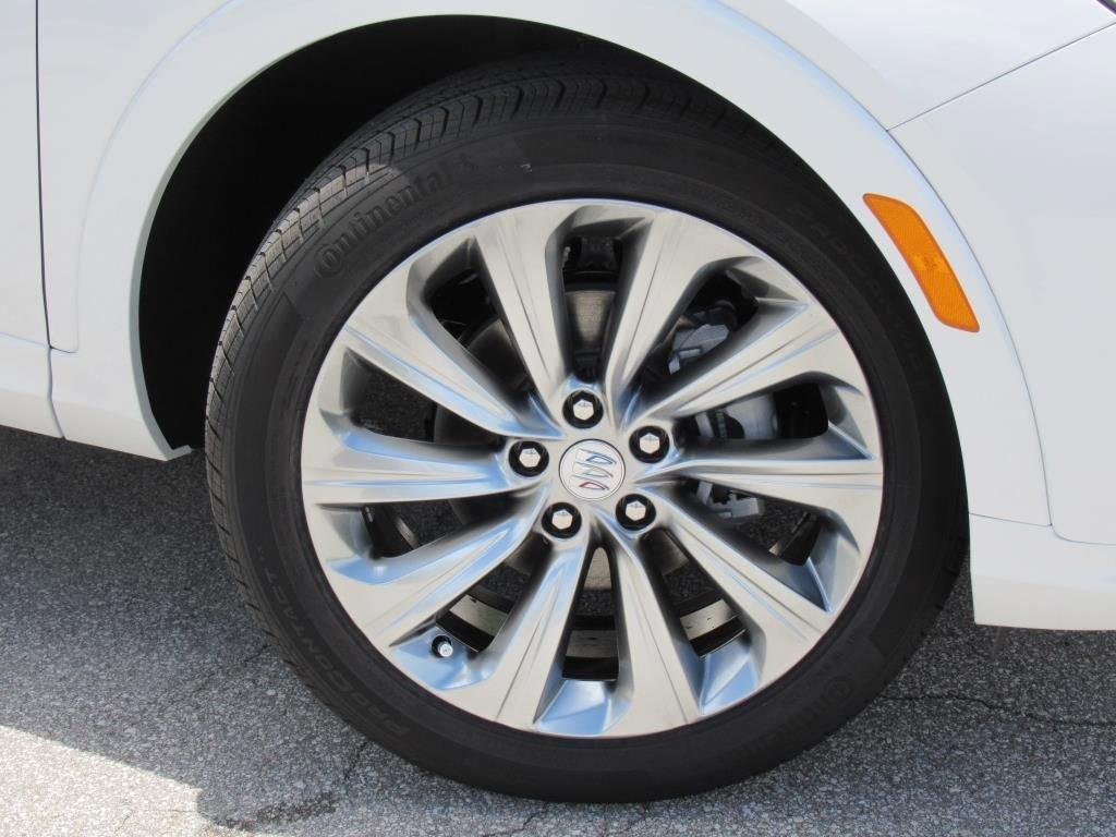 new 2025 Buick Envista car, priced at $32,185