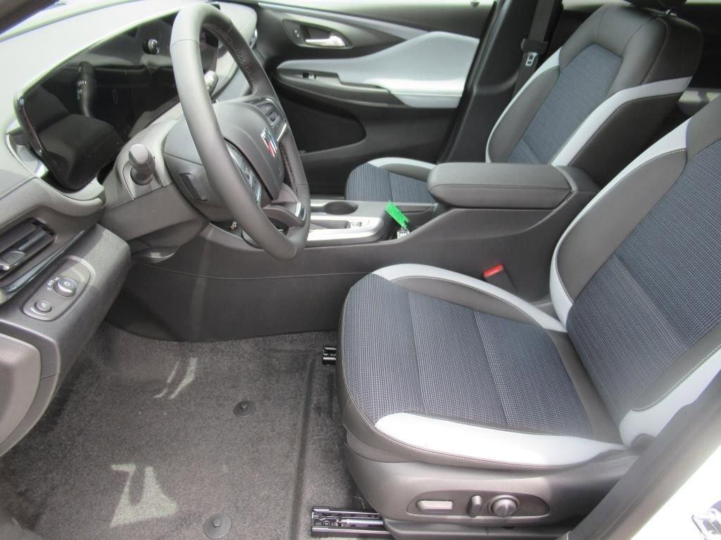 new 2025 Buick Envista car, priced at $27,380