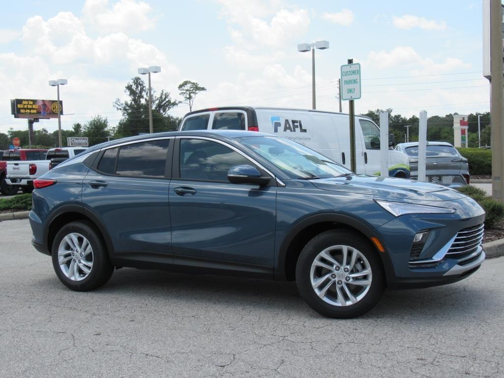 new 2025 Buick Envista car, priced at $27,875