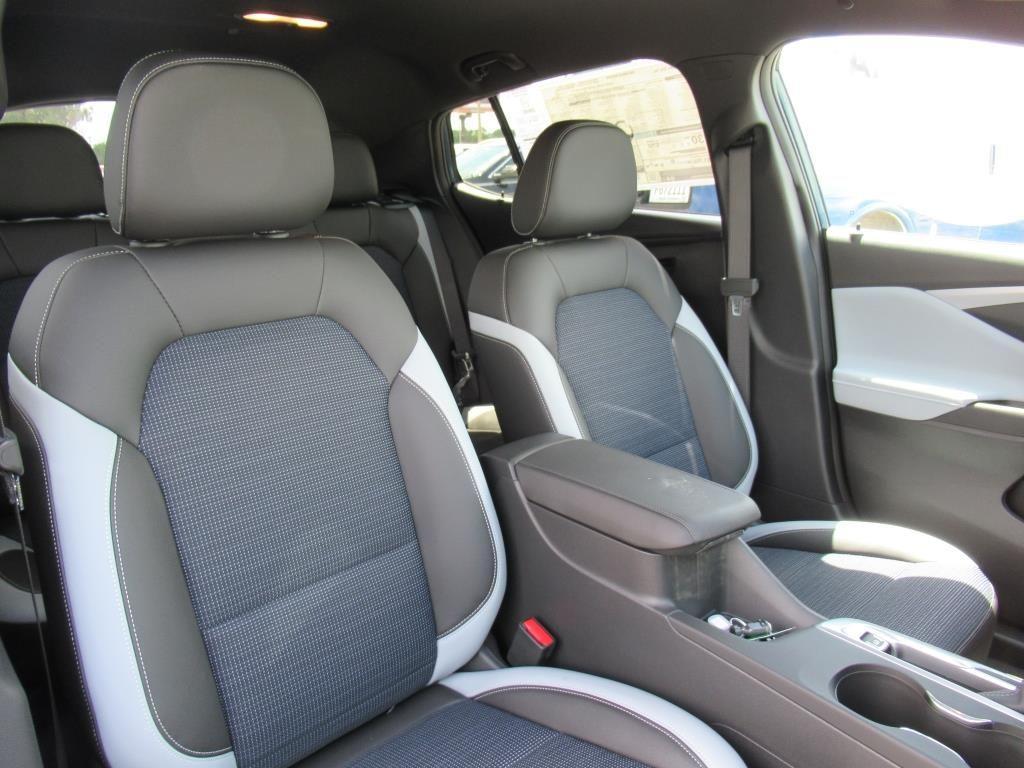 new 2025 Buick Envista car, priced at $27,875
