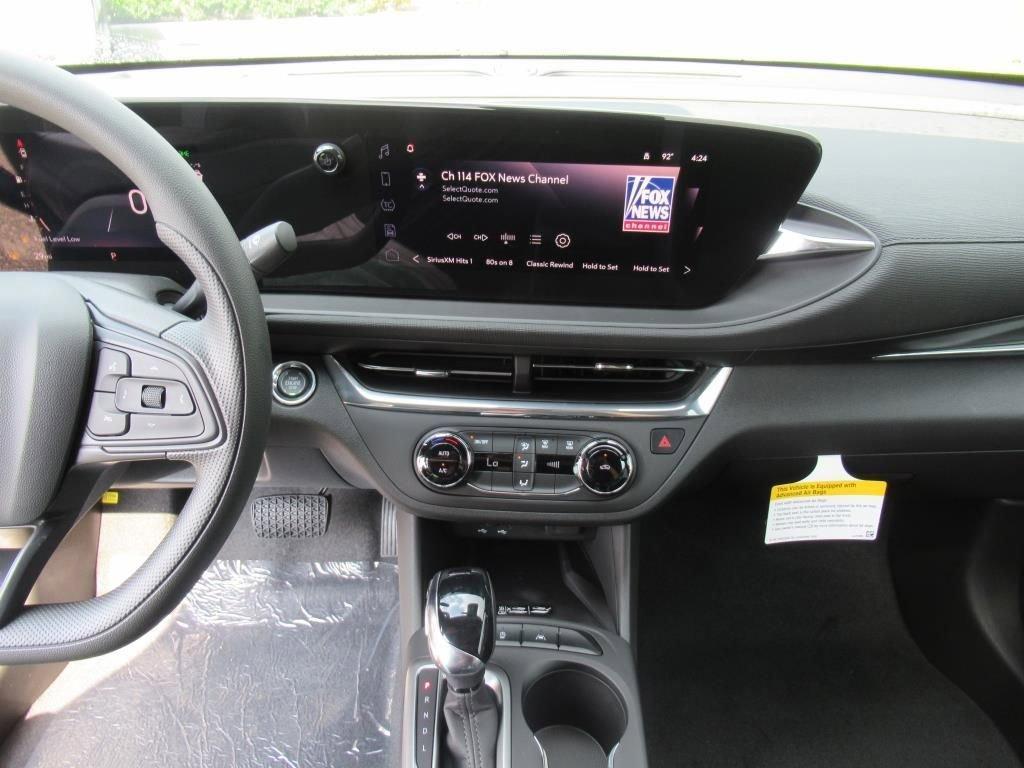 new 2025 Buick Envista car, priced at $26,035