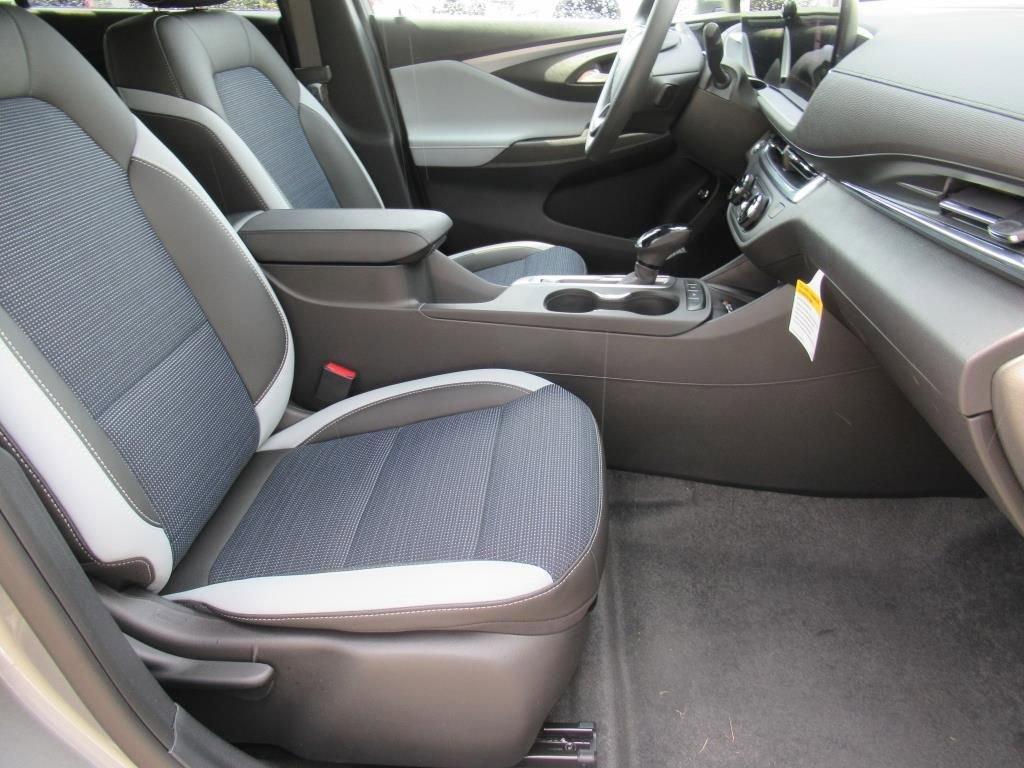 new 2025 Buick Envista car, priced at $26,035