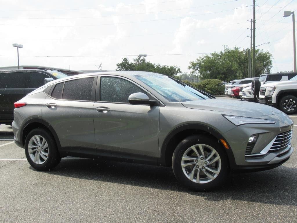 new 2025 Buick Envista car, priced at $26,035
