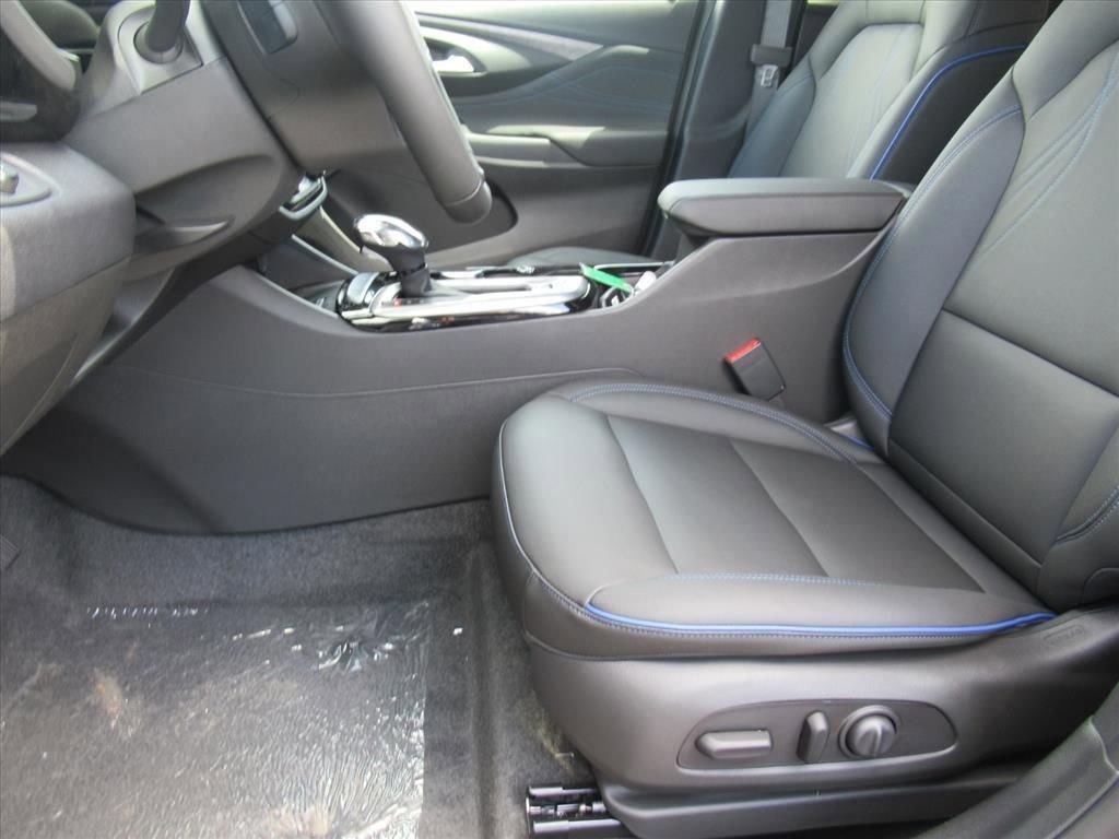 new 2025 Buick Envista car, priced at $28,430