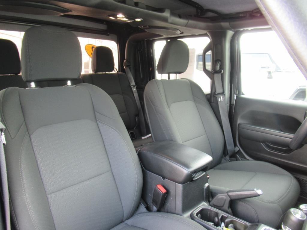 used 2022 Jeep Gladiator car, priced at $30,505