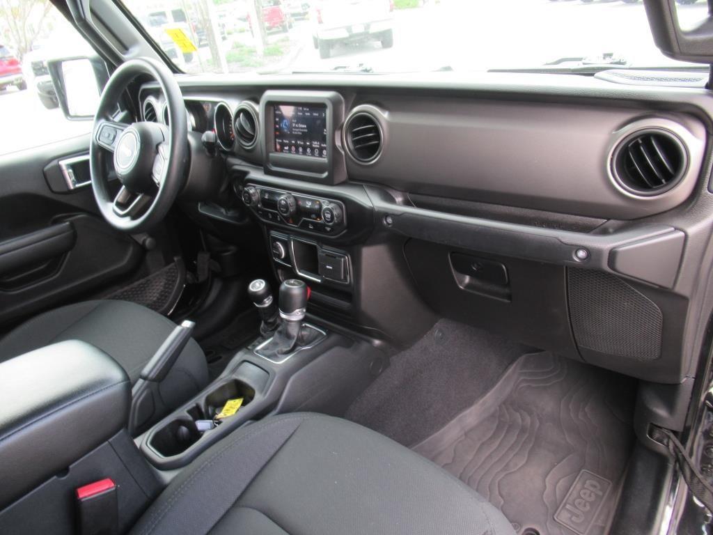 used 2022 Jeep Gladiator car, priced at $30,505