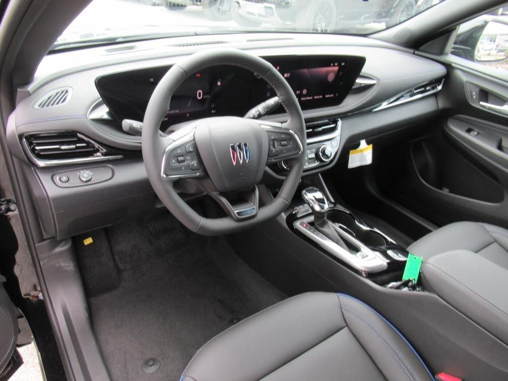 new 2025 Buick Envista car, priced at $29,025