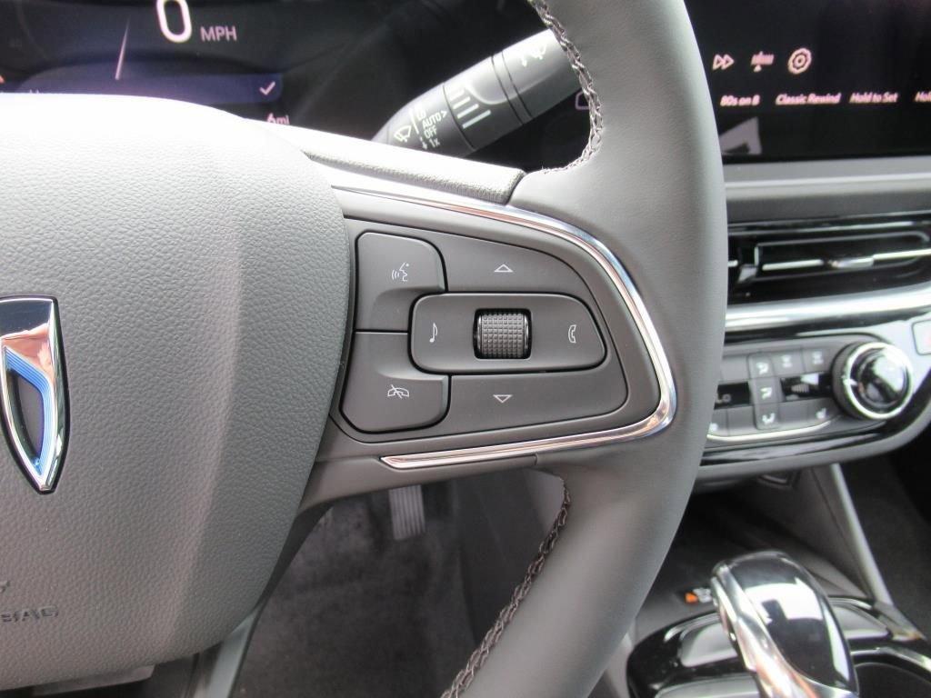 new 2025 Buick Envista car, priced at $29,025