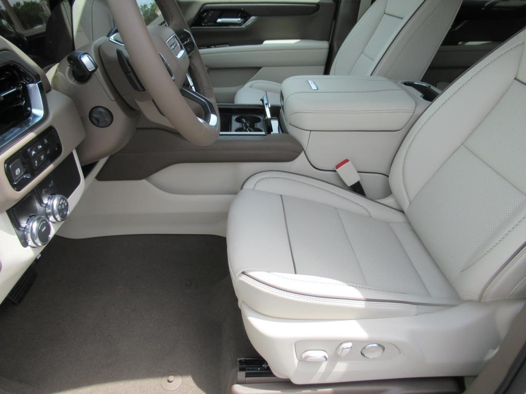 new 2025 GMC Yukon car, priced at $82,615