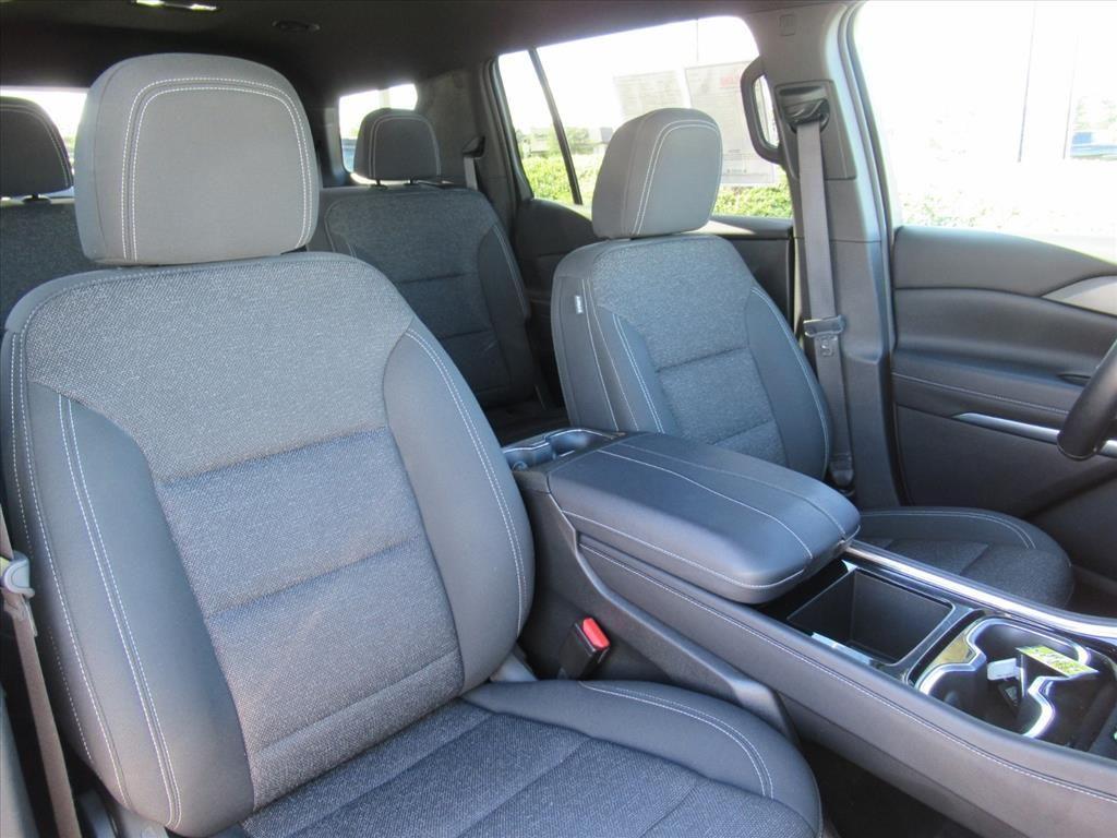 used 2025 Chevrolet Traverse car, priced at $36,997