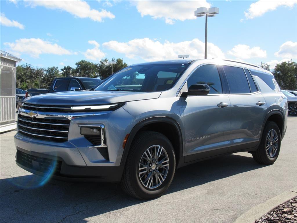 used 2025 Chevrolet Traverse car, priced at $36,997
