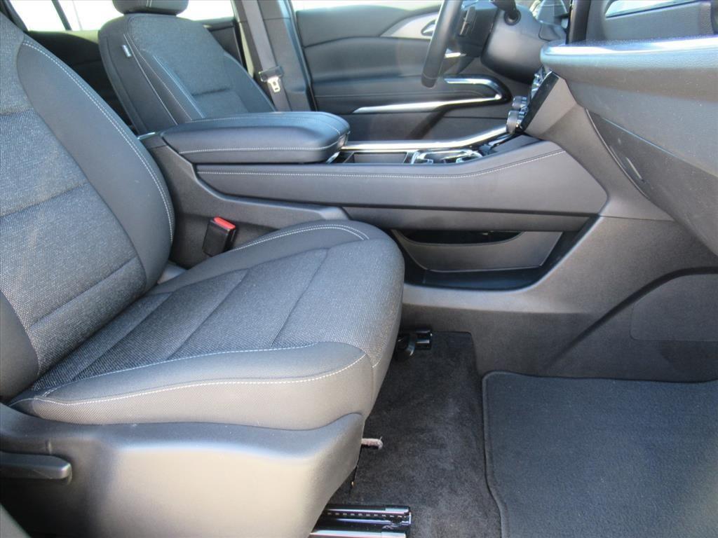 used 2025 Chevrolet Traverse car, priced at $36,997