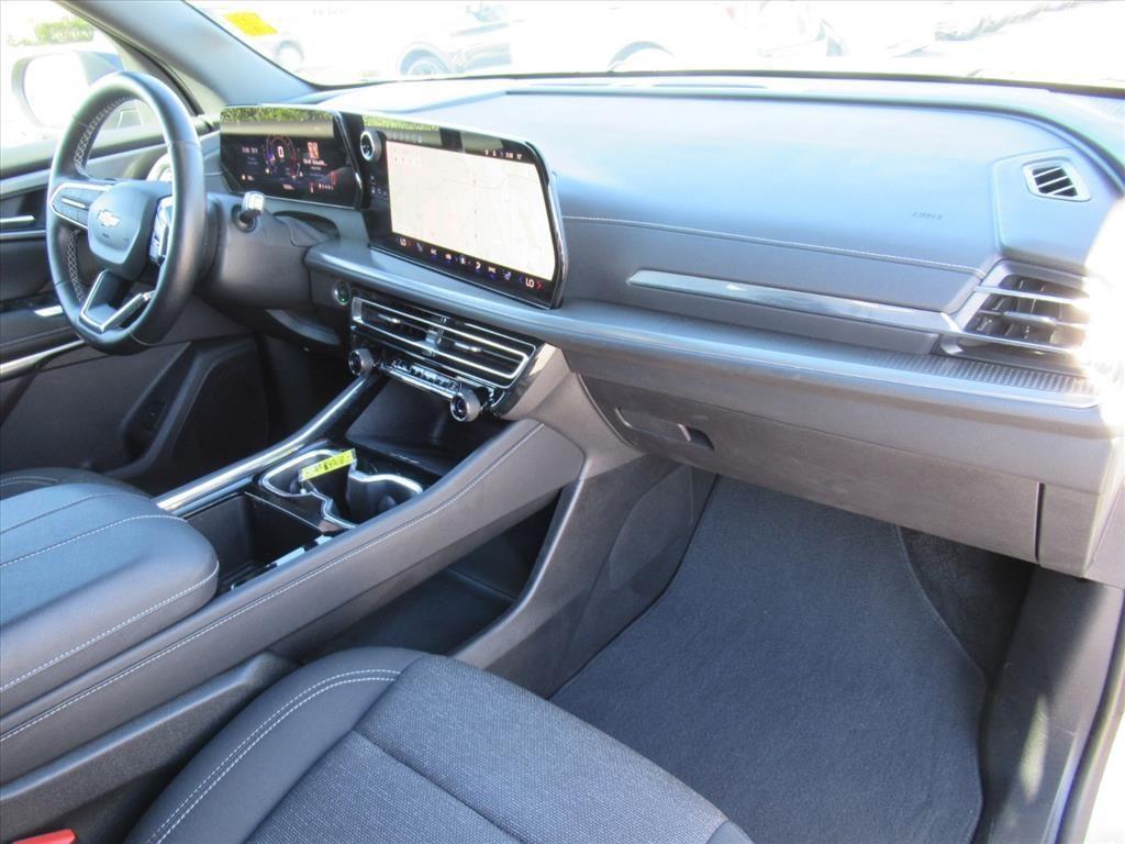 used 2025 Chevrolet Traverse car, priced at $36,997