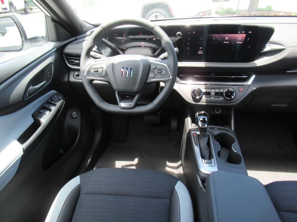 new 2025 Buick Envista car, priced at $27,380