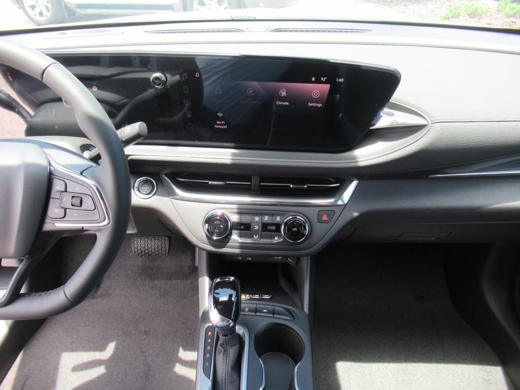 new 2025 Buick Envista car, priced at $27,380
